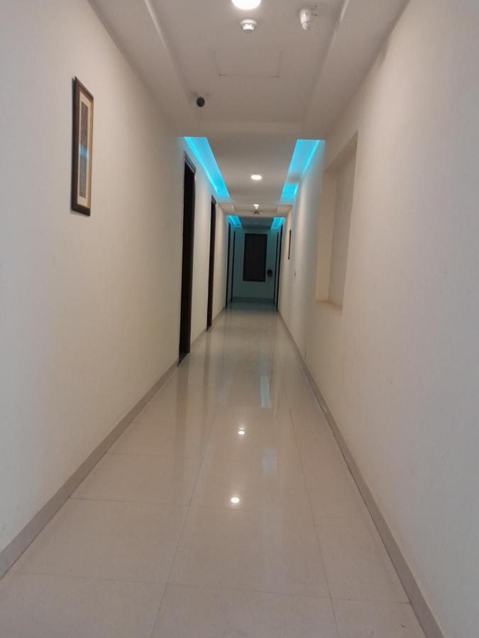 Hotel The Luxem - Behind Ibis Hotel Gurugram Gurgáon Exteriér fotografie