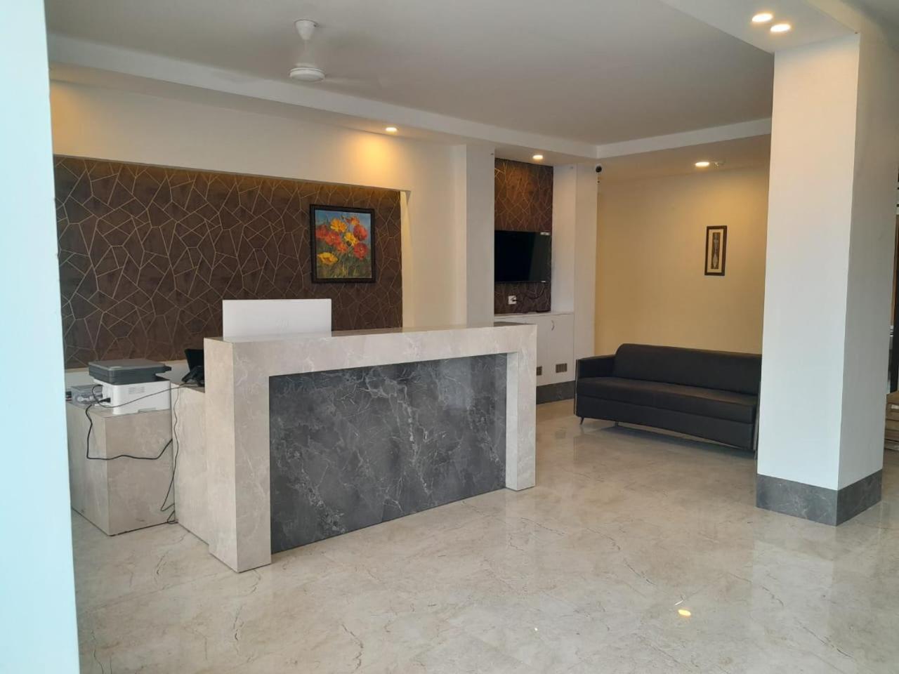 Hotel The Luxem - Behind Ibis Hotel Gurugram Gurgáon Exteriér fotografie